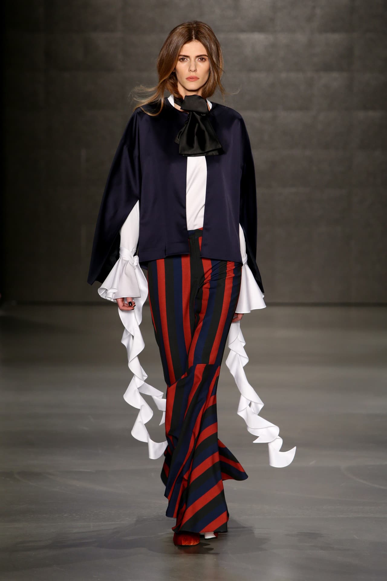 Rayas. Líneas de todo color y grosor conquistan las prendas de esta temporada. A lo largo y a lo ancho, las vemos principalmente en pantalones. Recuerda que este 'print' tiene el poder de estilizar visualmente la figura, si las líneas son verticales.