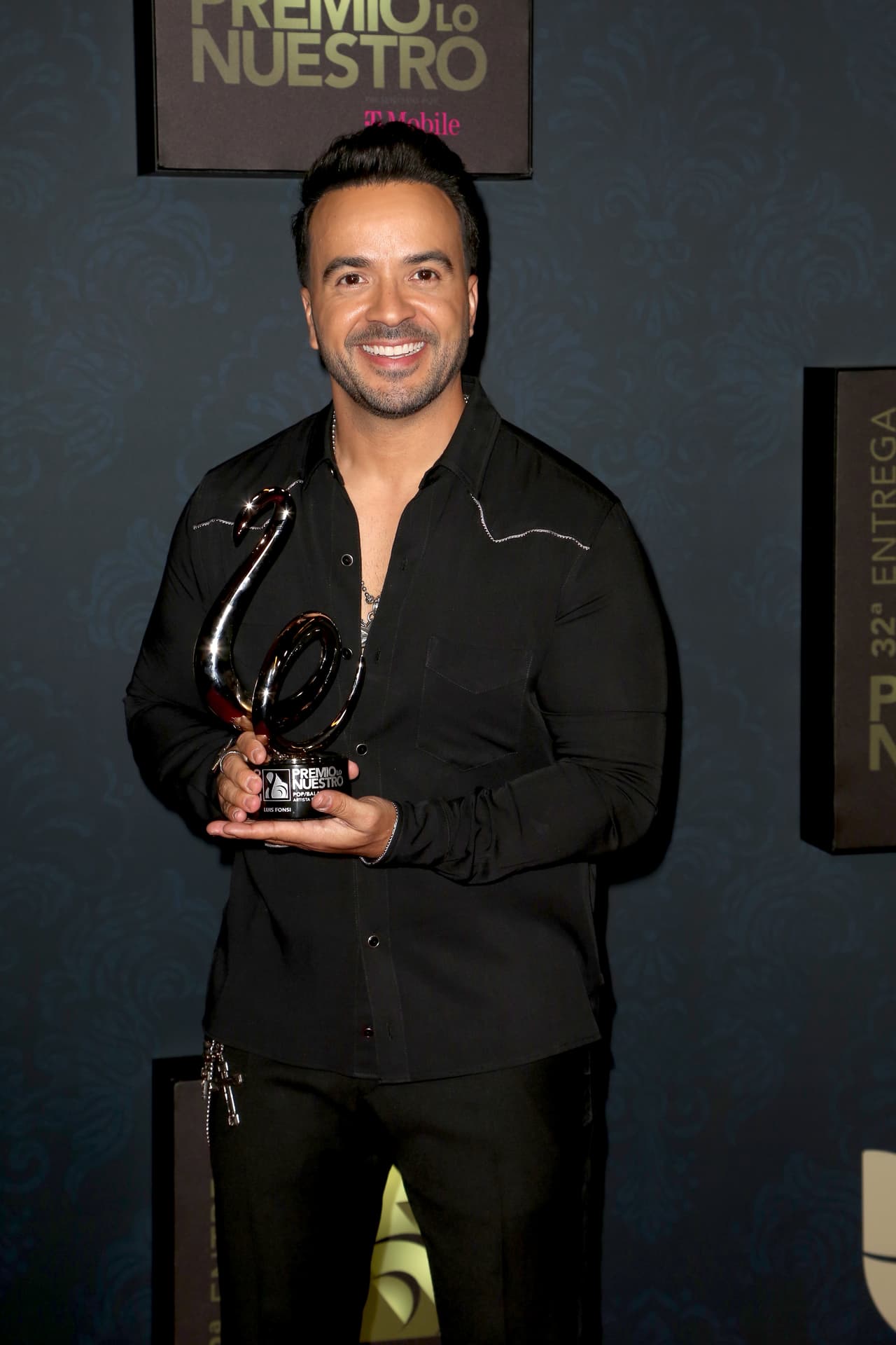 El Premio Lo Nuestro por ser el Artista del año - Pop/Balada fue para Luis Fonsi.