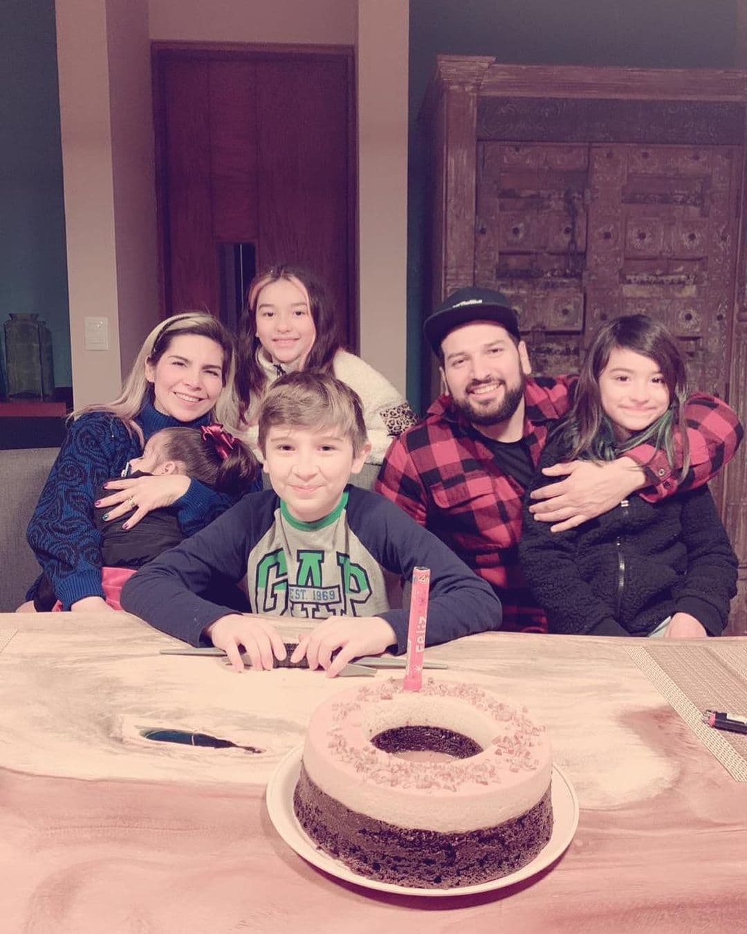 "No tenemos tiempo para esas cosas, traemos la vida a mil por hora" y aseguró que están enfocados en su relación de pareja y sus hijos. 
<b><a href="https://www.univision.com/famosos/americo-garza-y-karla-panini-acceden-a-que-la-familia-de-karla-luna-vea-a-las-ninas-video">"Tanto Américo y yo tenemos una vida muy linda juntos"</a></b>, relató.