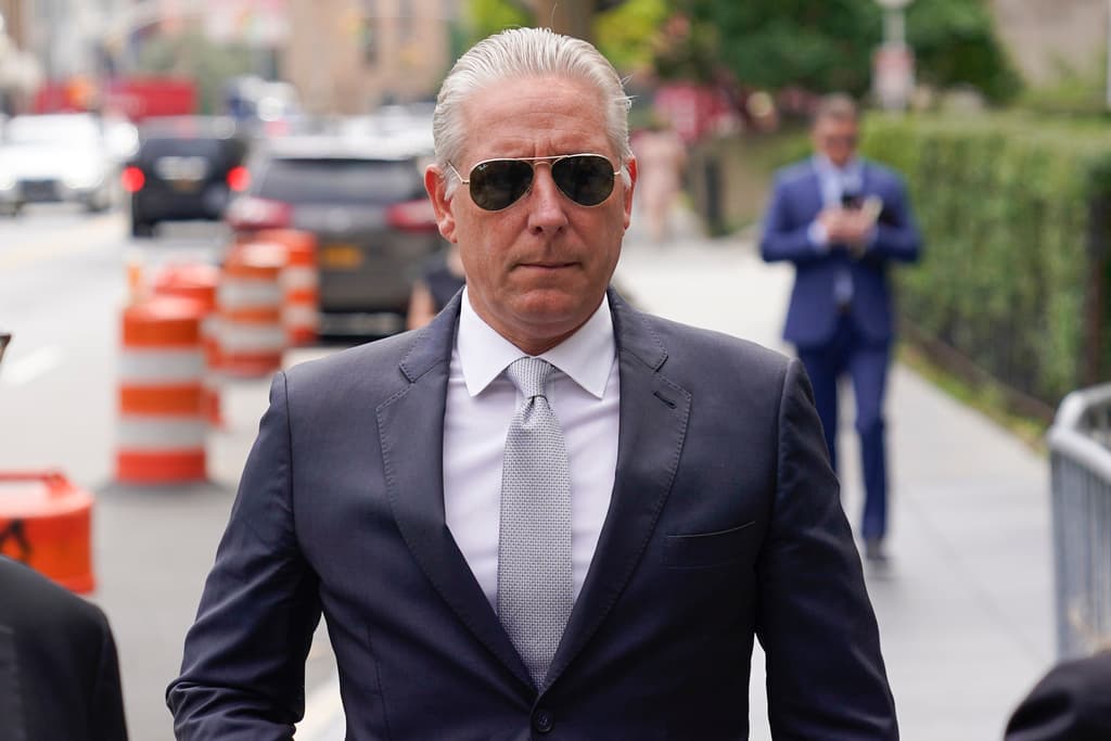 Exagente del FBI se declara culpable de conspiración por haber trabajado para un oligarca ruso sancionado por EEUU