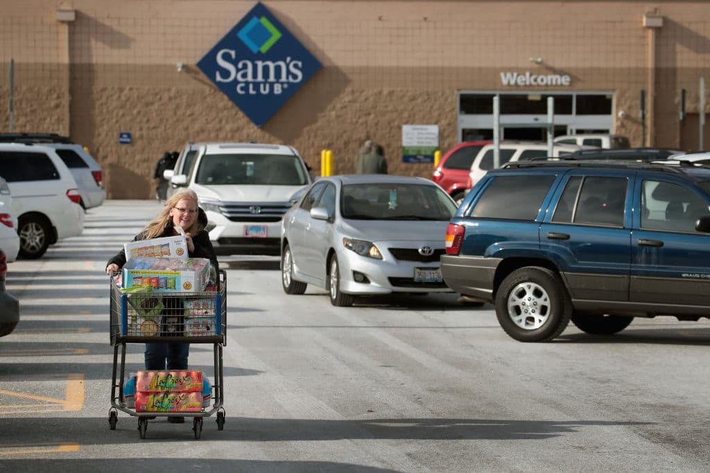 <b>Sam's Club: </b>Al pertenecer a Walmart, los establecimientos de Sam's Club adoptan la misma normativa que el gigante minorista estadounidense.