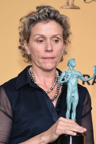 Pero ya Frances, en serio, ¡una sonrisita al menos!