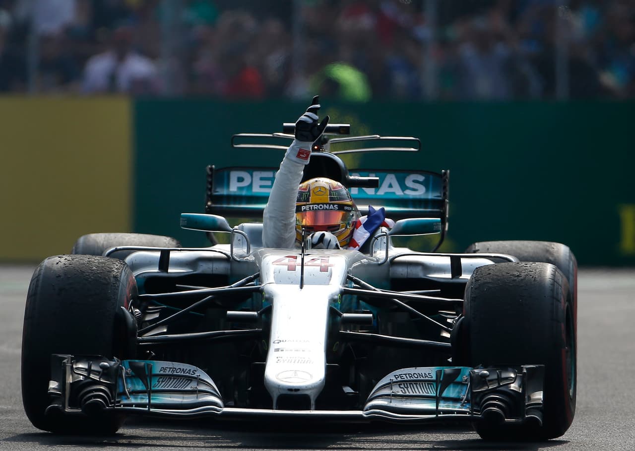 El británico Lewis Hamilton se mostró dominante en el Mundial de Pilotos de Fórmula 1 y se coronó campeón en el Gran Premio de México.