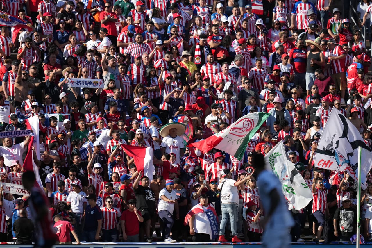 Con un gol solitario de Julián Quiñones el Atlas se llevó una edición más del Clásico Tapatío ante Chivas.