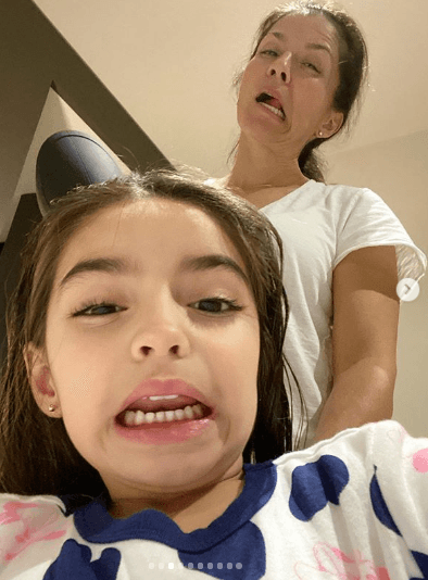 “Está idéntica a Eugenio”, “El gen Derbez manifestándose”, “Bellas, la nena se ve idéntica a doña Silvia Derbez”, “Esa niña es hermosa. ¡Qué ojos!”, escribieron algunos. 
<br>