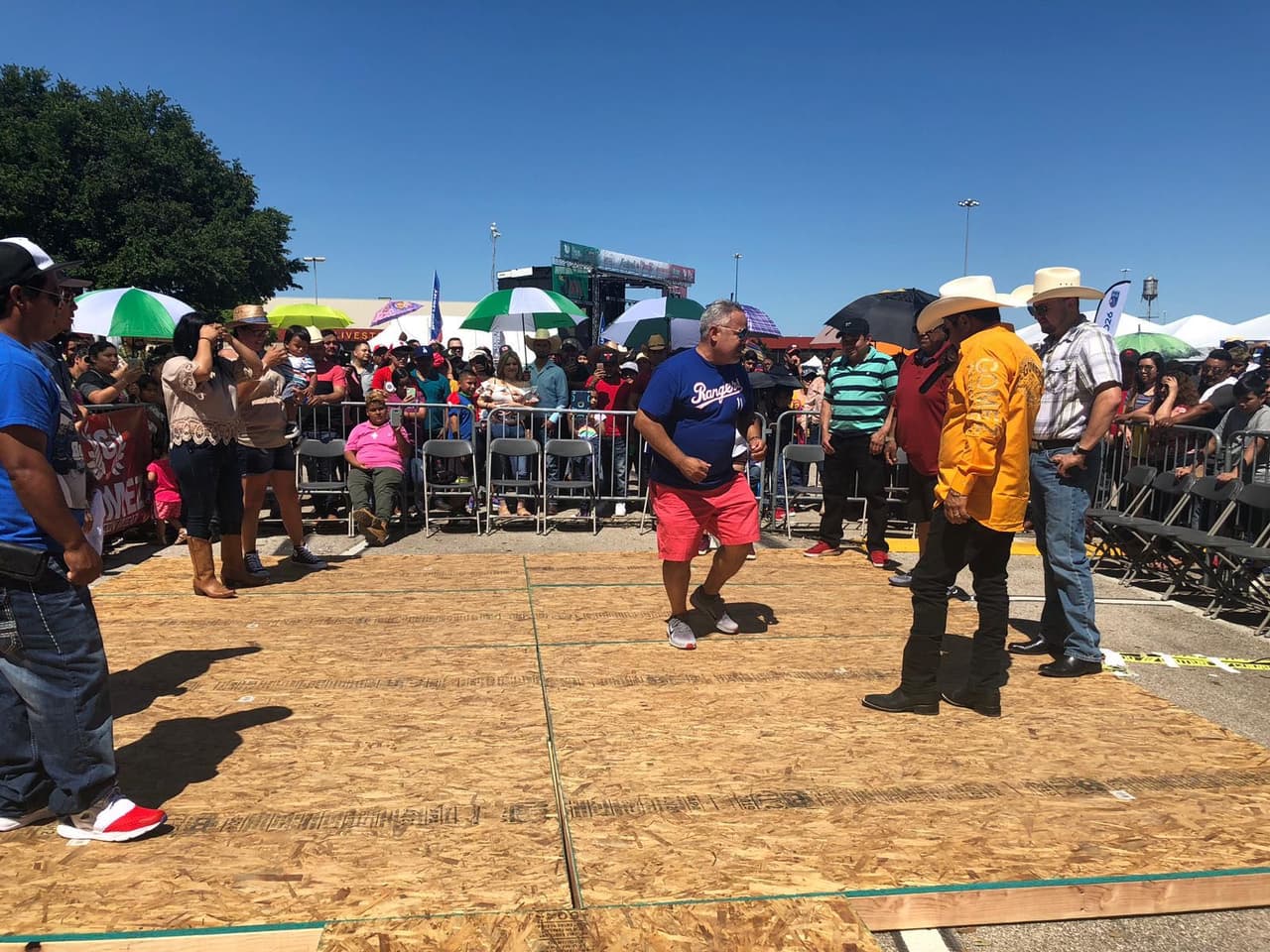 Hasta puso a zapatear a los radioescuchas y armó un concurso de baile.