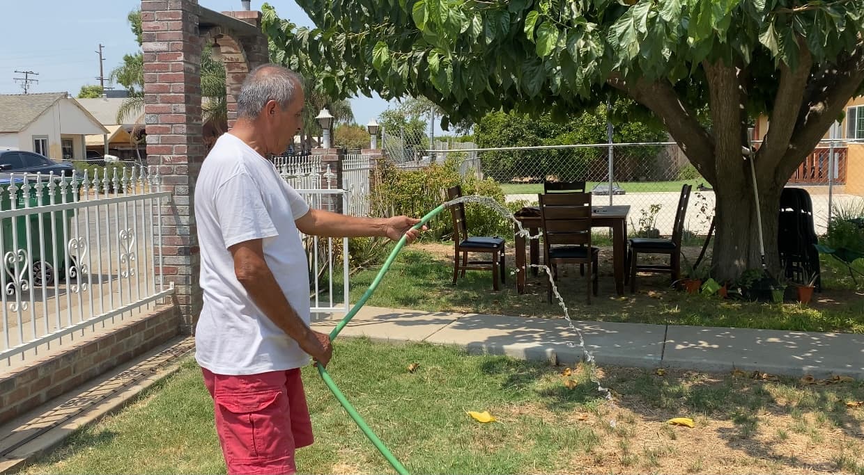 “Cuando me estoy bañando cae el agua muy leve, 
<b>muy poquita”</b>, dijo el señor José Luz Mendoza, residente de esta pequeña comunidad.
