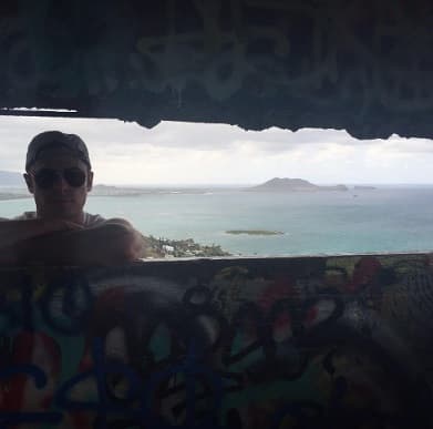Zac Efron conmemoró a las tropas desde Hawaii escribiendo: ¡Gracias por su servicio! #MemorialDay