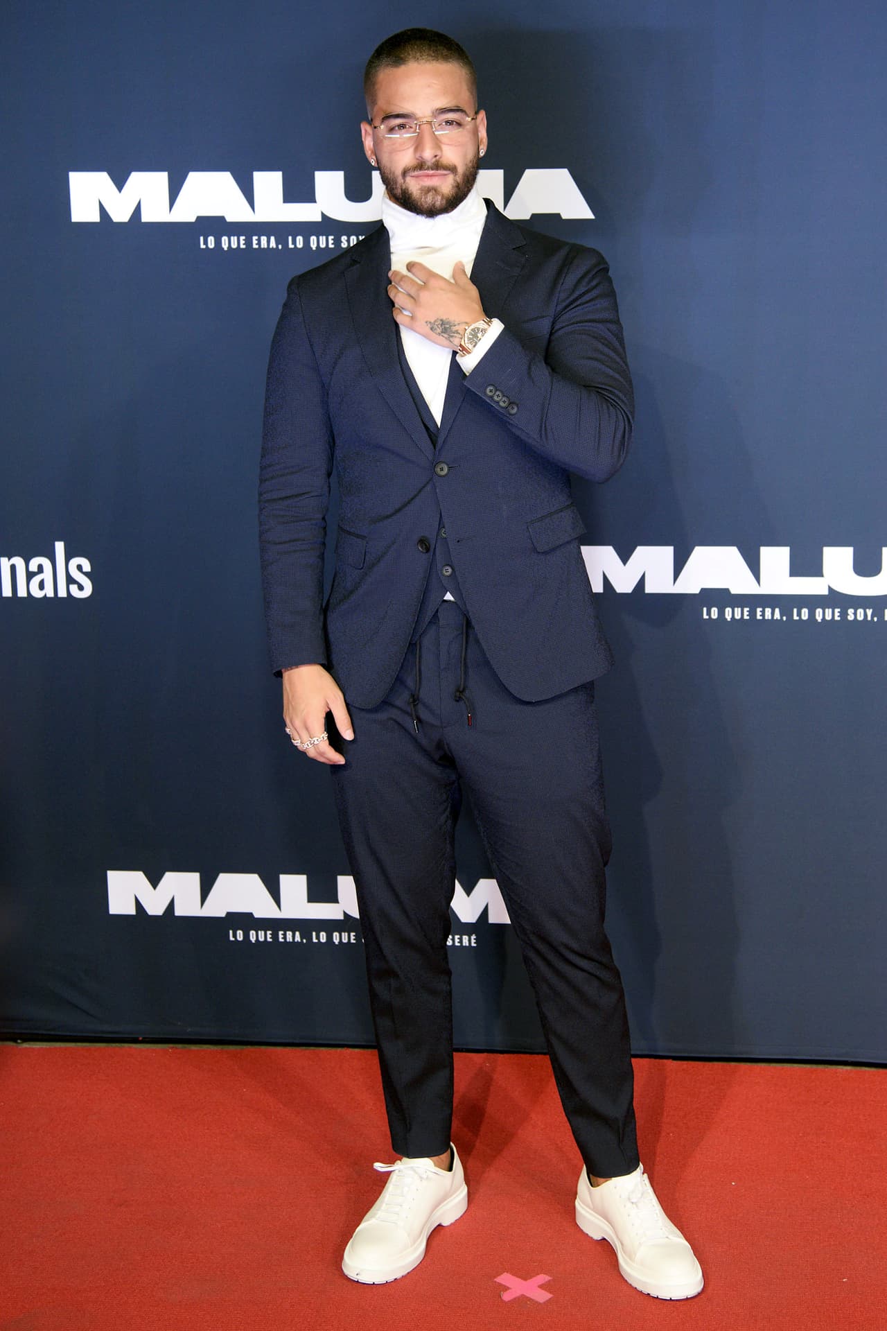 Maluma asistió a la premier de 'Lo que era, lo que soy y lo que seré' un poco enfermo. A pesar de ello, declaró que nada evitaría que se perdiera esa noche tan especial.