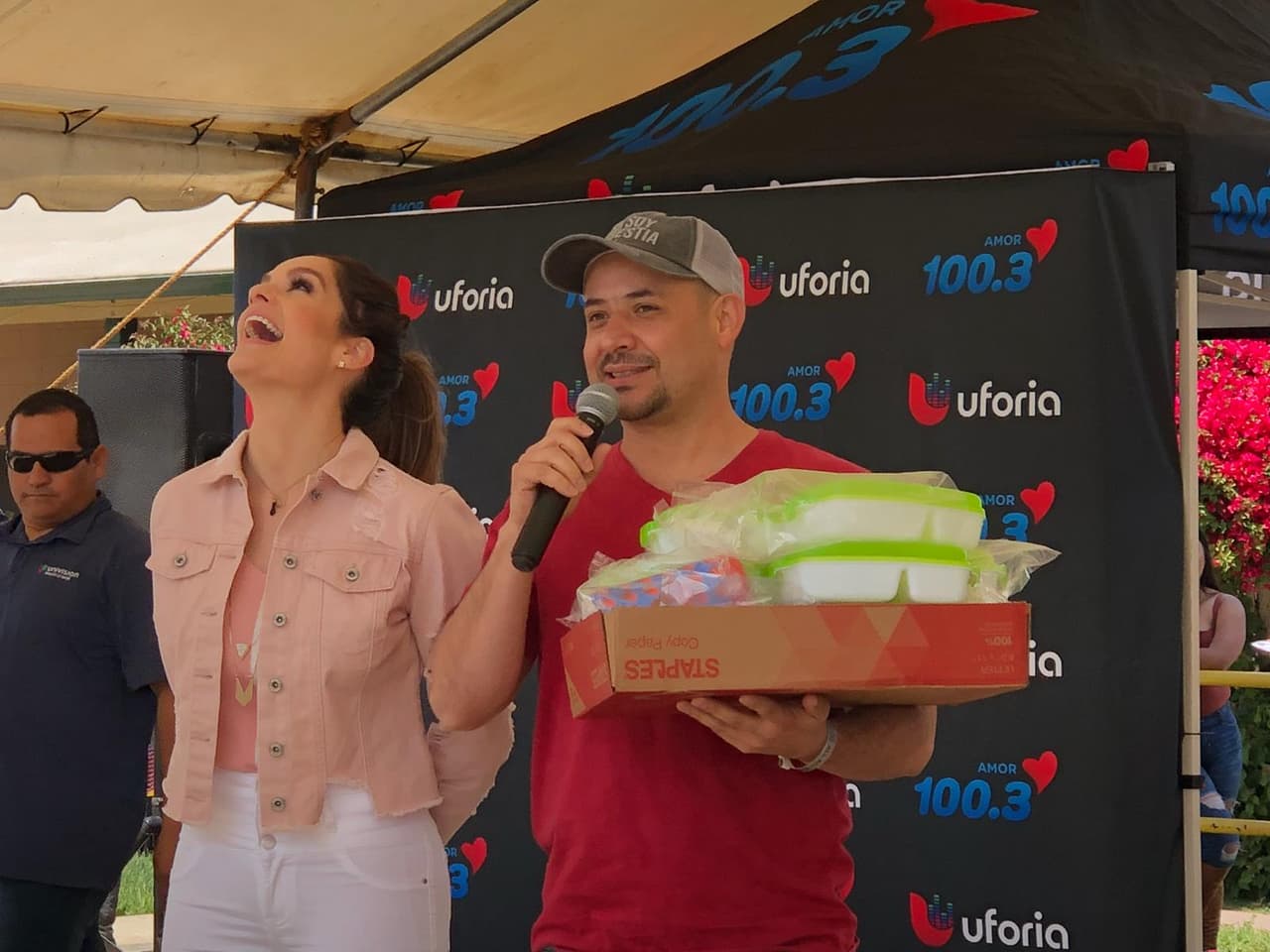 Pancho se encargó de crear las reglas del concurso y como siempre, a María Esther le parecieron cómicas.
<br>