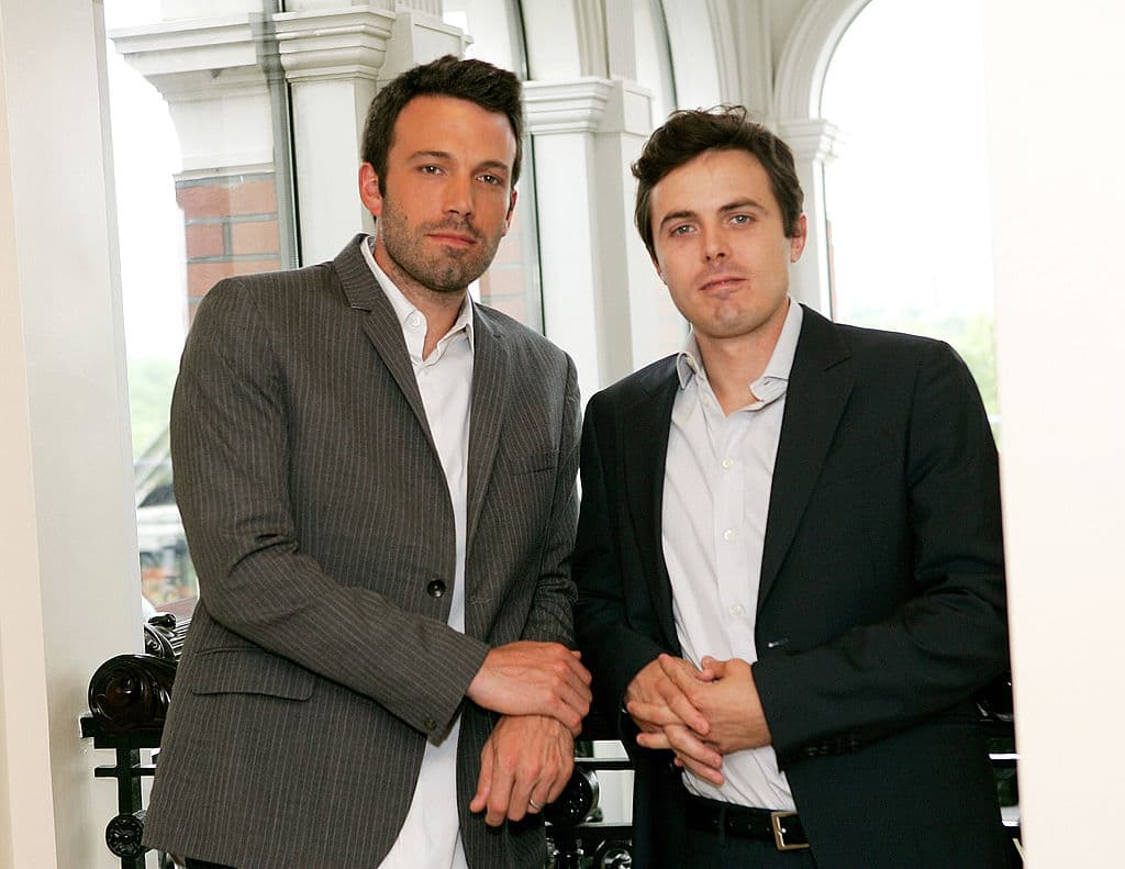 <b>Ben Affleck y Casey Affleck</b>
<br>El actual novio de JLo también tiene un hermano que no es muy conocido, aunque Casey ha dirigido y aparecido en películas como 'Interestellar' y 'Manchester by the Sea', la fama de su hermano lo supera.