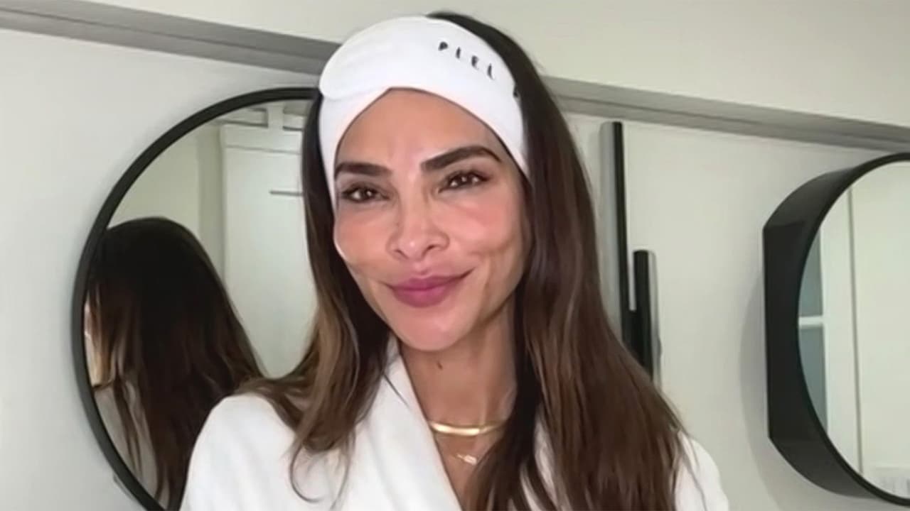 Alejandra Espinoza nos comparte su rutina de belleza para cuidar la piel del rostro