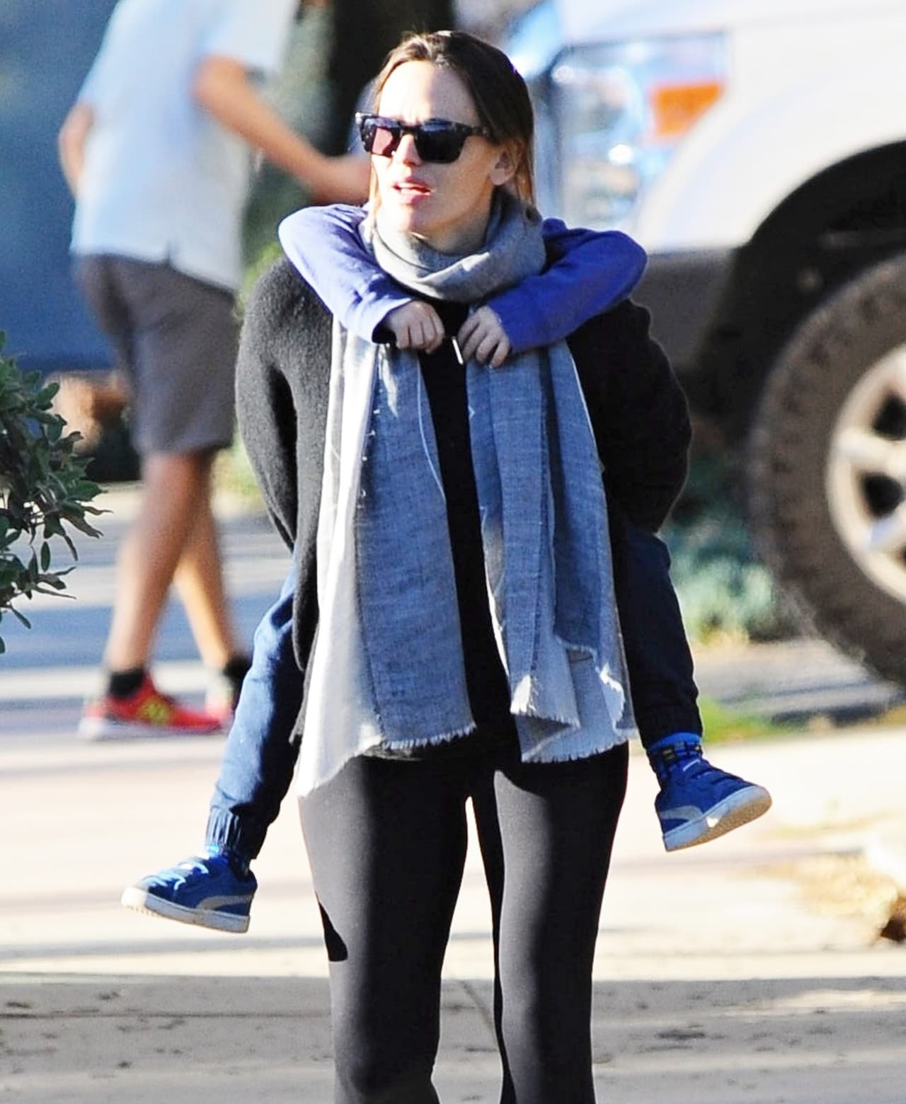 Porque cargó durante largo rato a Sam.