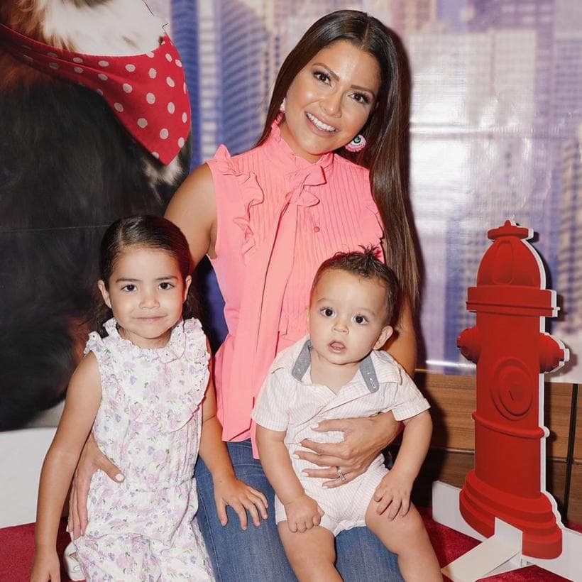 Este inicio de clases, no solo se prepara para el huracán, sino también para ver crecer a Giulietta, de 4 años, y a Gael, de 1 año.