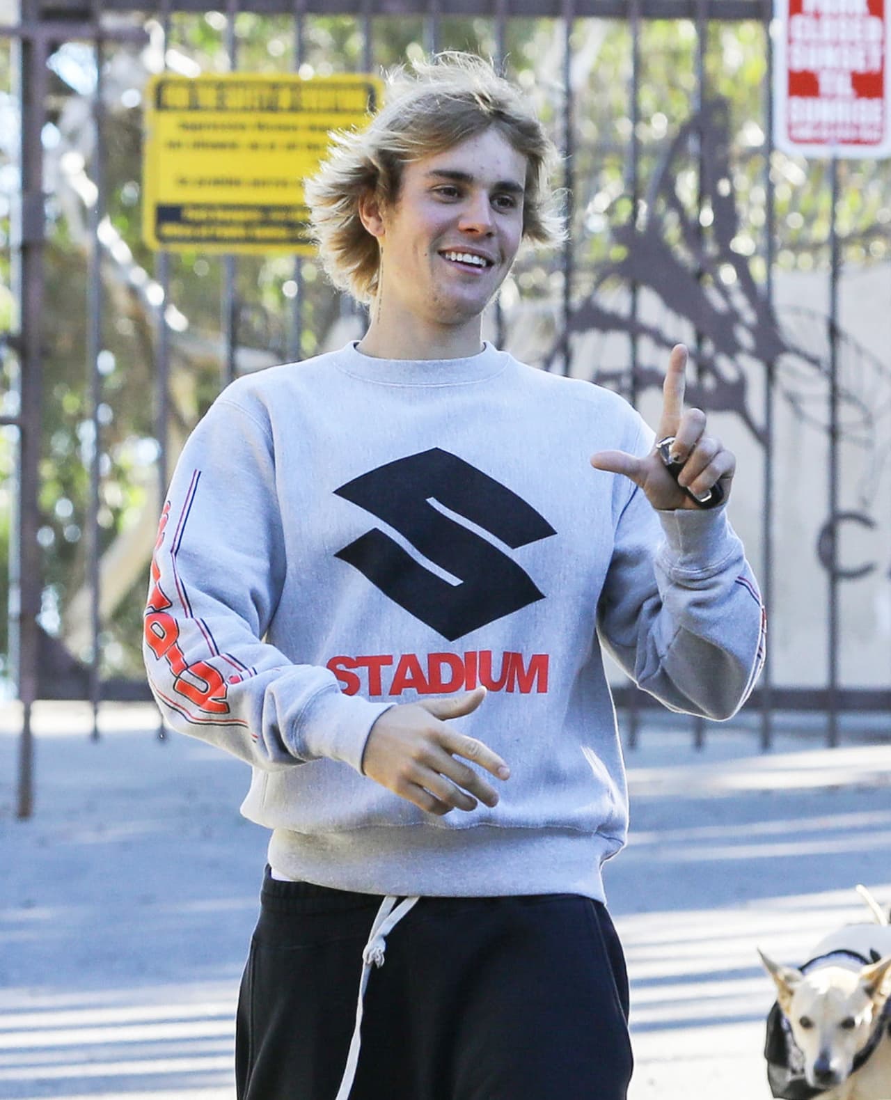 El cantante Justin Bieber lleva varias semanas paseándose por las calles de Los Ángeles en sus múltiples autos de lujo.