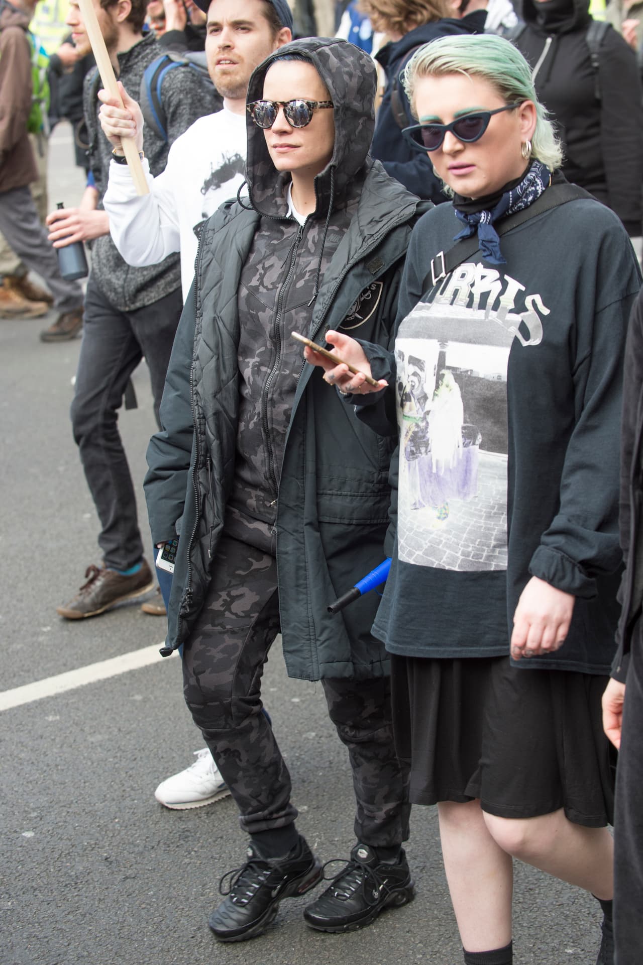 No olvidemos que hace unos años ella se retiró de la música alegando que mientras no se detuviera la piratería, ella no haría más música.