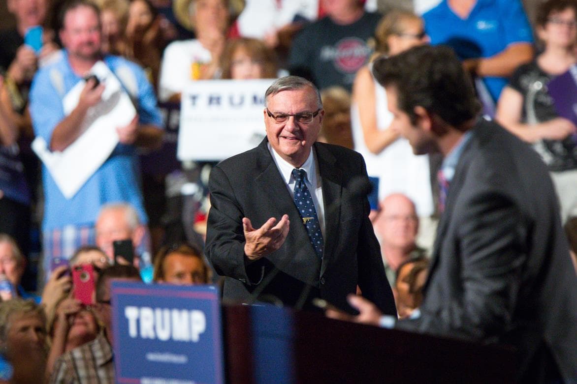 Arpaio apoya oficialmente a Trump para la presidencia