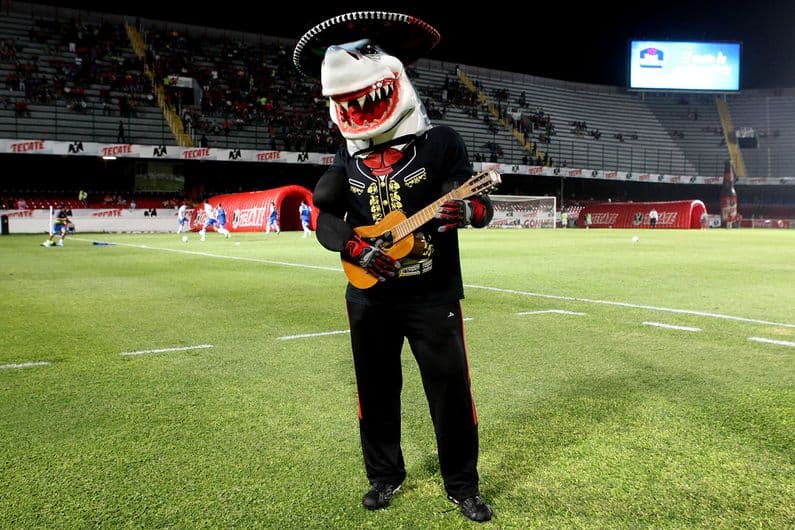 El Tibu Jarocho se convirtió en un ícono del futbol mexicano por sus diversas personalidades ¡Ahora homenajeó a Kobe Bryant y La Parka.