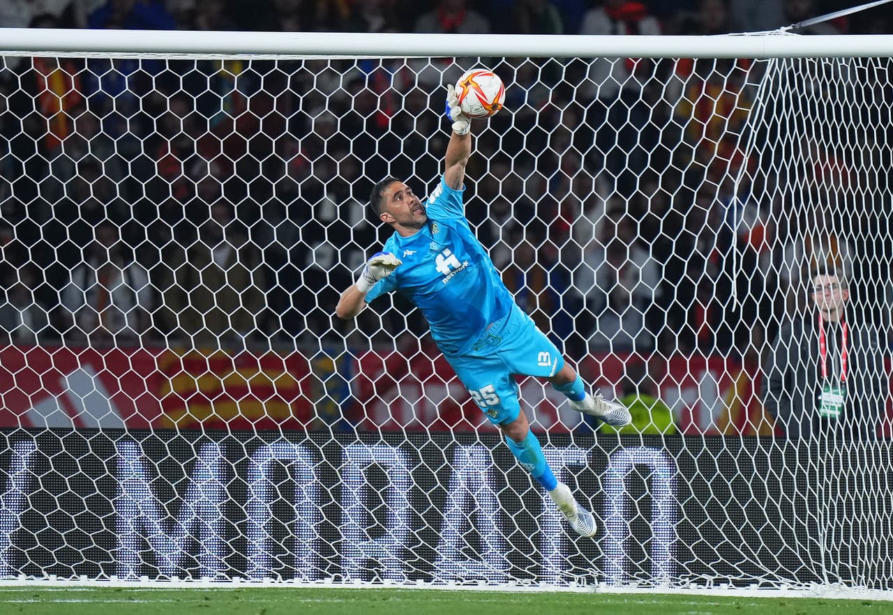 Claudio Bravo tuvo un gran partido.