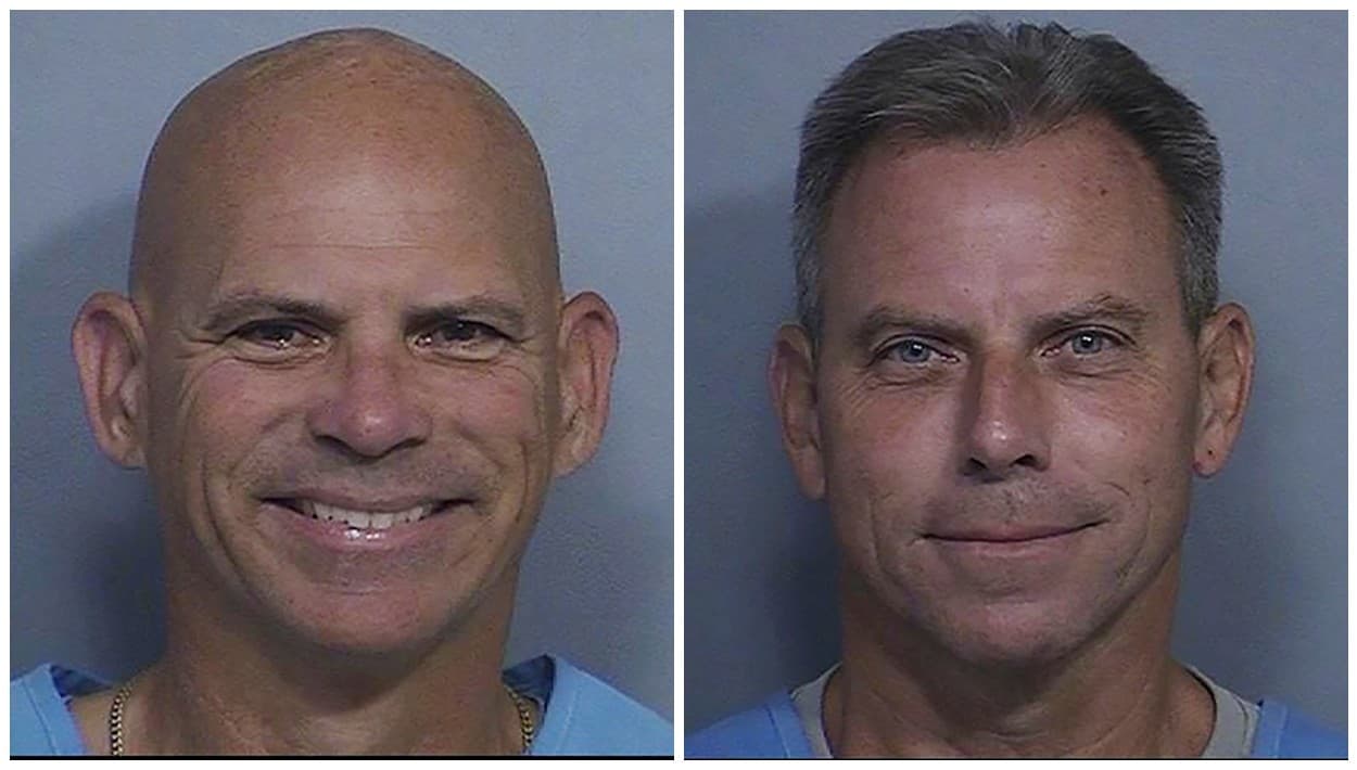 La decisión de la fiscalía
<b>no garantiza que <a href="https://www.univision.com/local/los-angeles-kmex/hermanos-menendez-pueden-salir-libertad-condicional-los-angeles-por-que-esperan" target="_blank">Joseph Lyle Menéndez (izquierda) y su hermano Erik Galen Menéndez</a> saldrán de prisión</b> tal como se le solicita a la corte. La decisión final la tomará un juez tras evaluar toda la información sobre el caso.