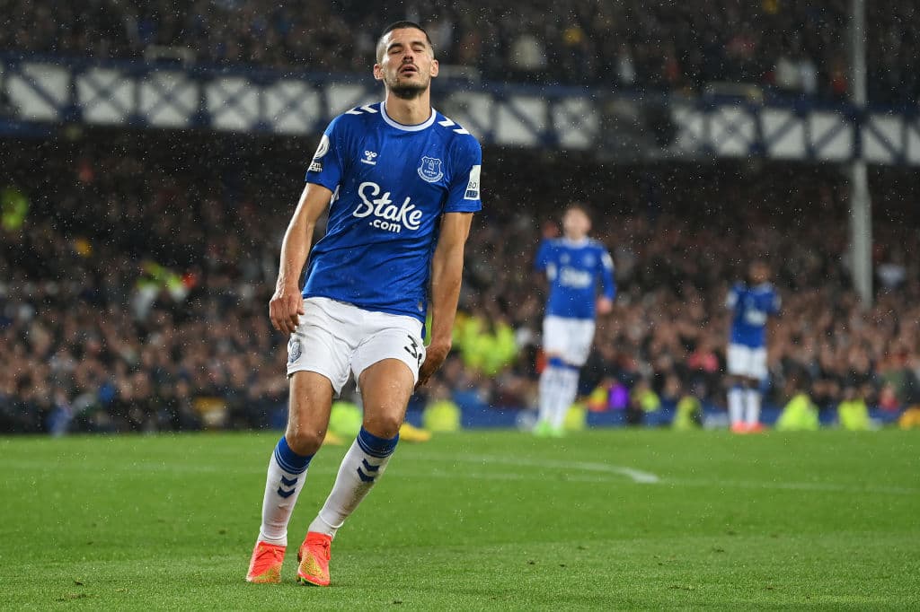 Cristiano Ronaldo llegó a los 700 goles en clubes con el tanto que le dio el triunfo este domingo al Manchester United por 1-2 sobre el Everton en el Premier League.