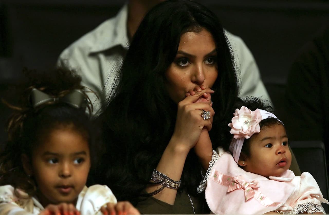 "Estamos completamente devastados": el mensaje de Vanessa Bryant tras la muerte de su marido y su hija