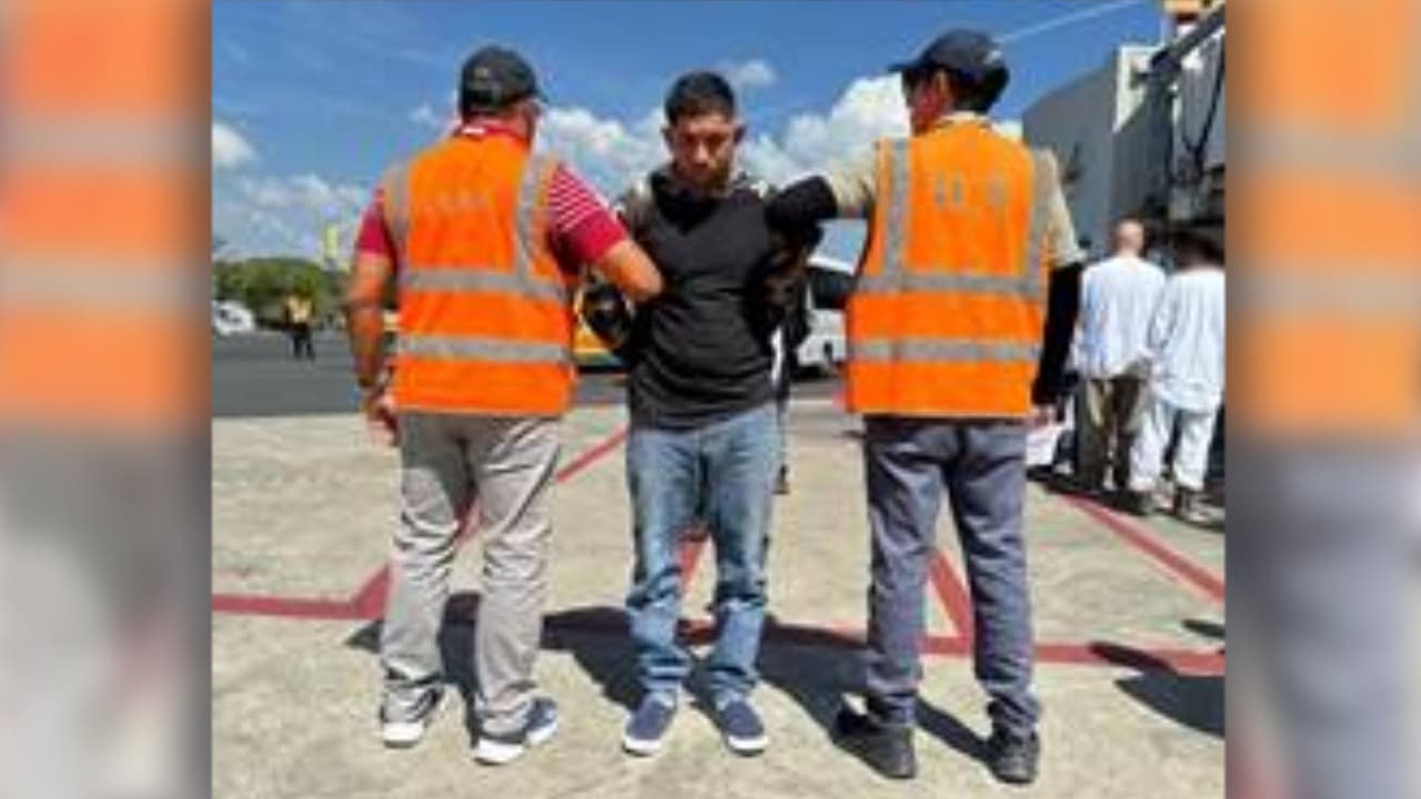 ICE arresta y deporta a un hombre que era buscado en El Salvador: lo acusan de organización terrorista