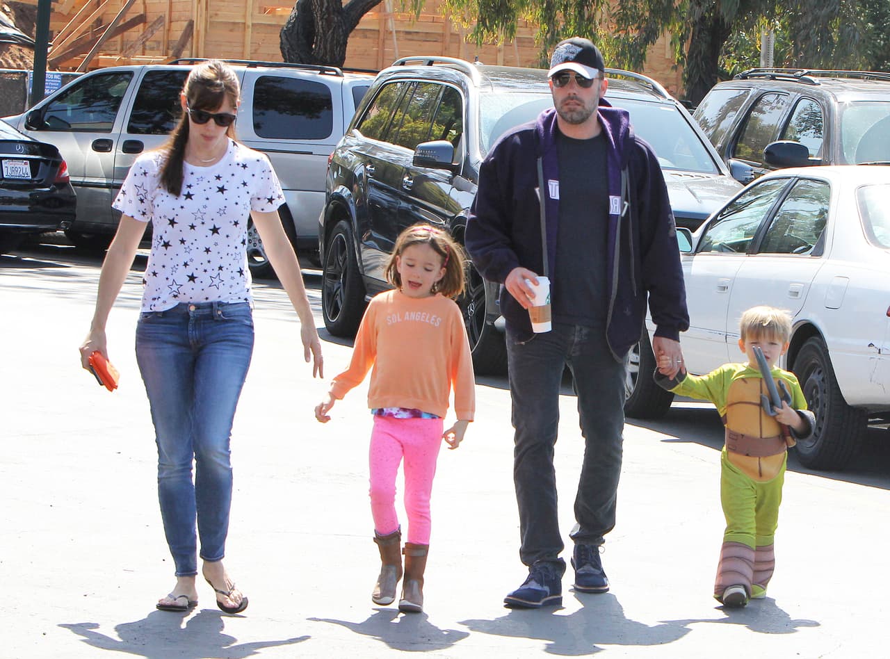 Aparecen siempre separados por sus pequeños.