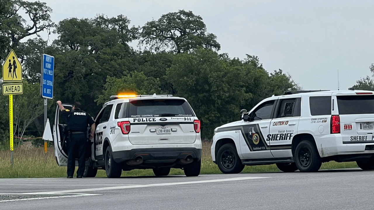 Hombre se atrinchera en una residencia con dos niños cerca de East Central ISD