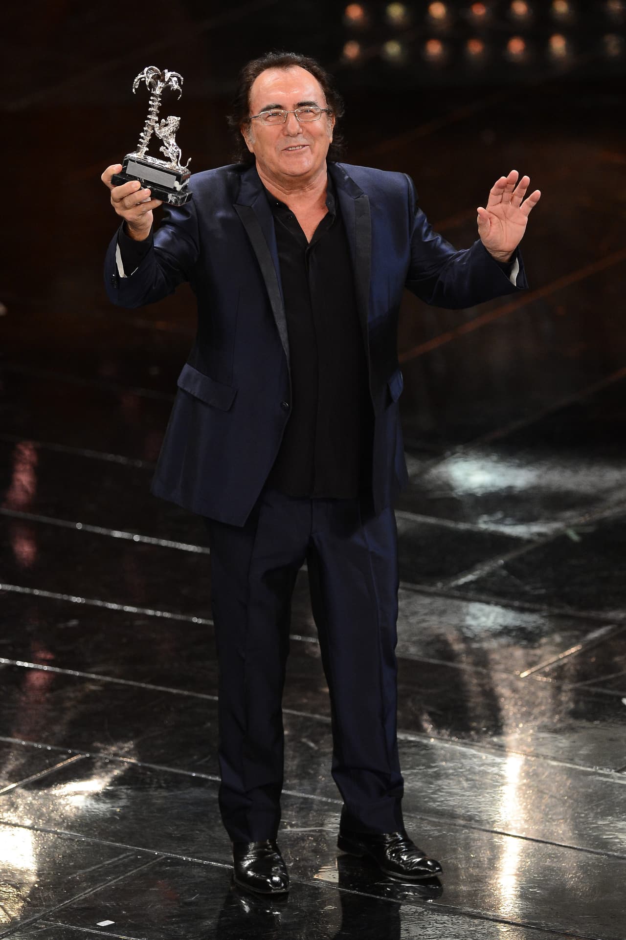 El diario 
<b><a href="https://www.abc.es/estilo/gente/abci-bano-revela-libro-hija-ylenia-lanzo-mississippi-200611030300-1524073827259_noticia.html" target="_blank">ABC</a></b>, en una nota de noviembre de 2006, relata que el italiano dijo en su autobiografía que Ylenia Carrisi sufría problemas de drogadicción, lo que pudo orillarla al suicidio.