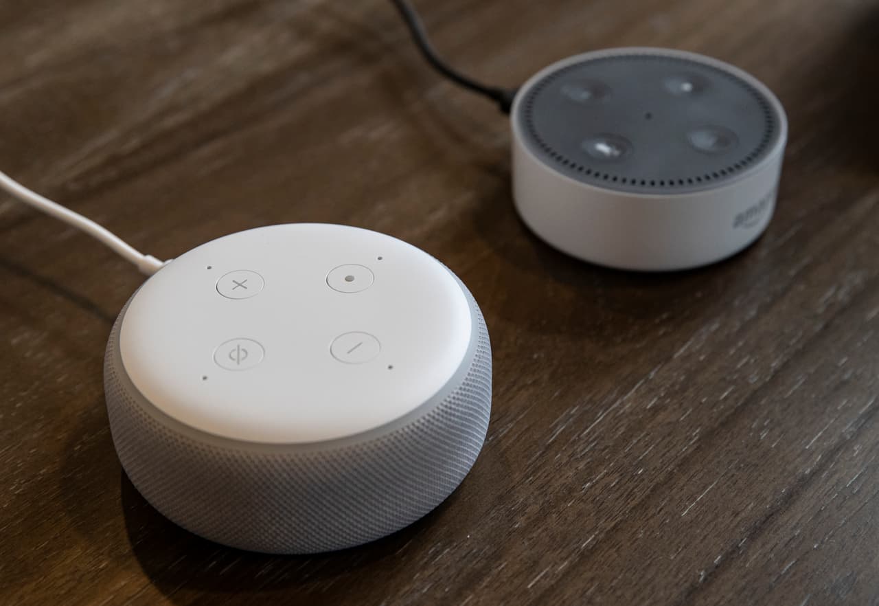 Alexa de Amazon sugiere a una niña de 10 años que meta una moneda en un enchufe