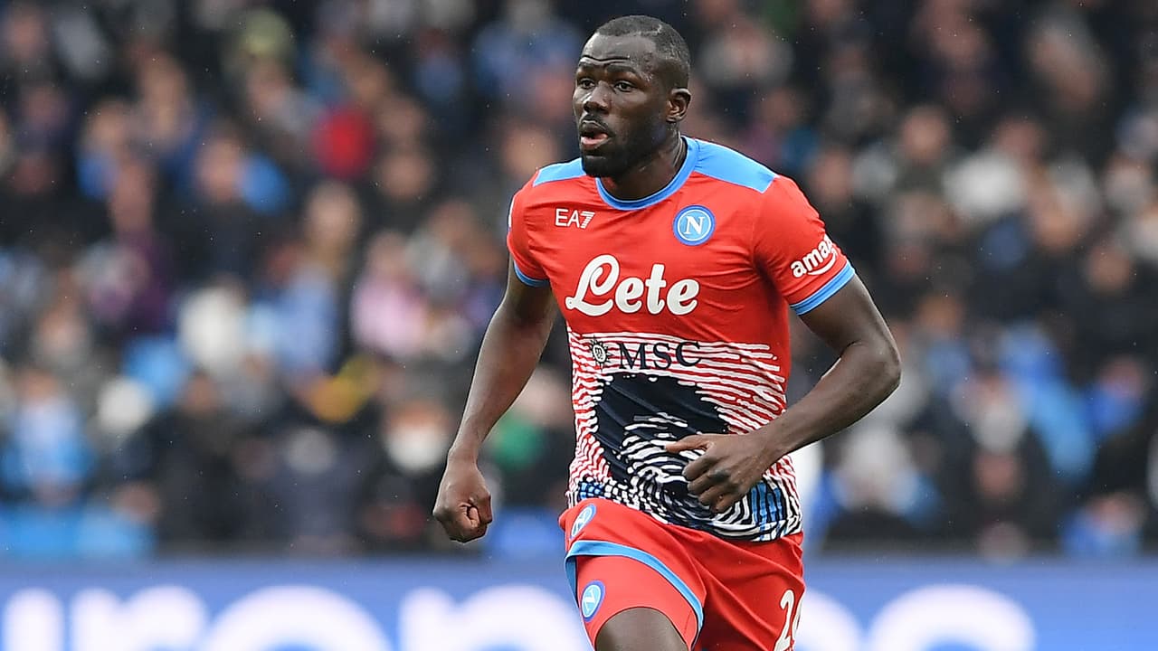 Koulibaly sufre racismo y Senegal defiende: "Idiotas descerebrados"