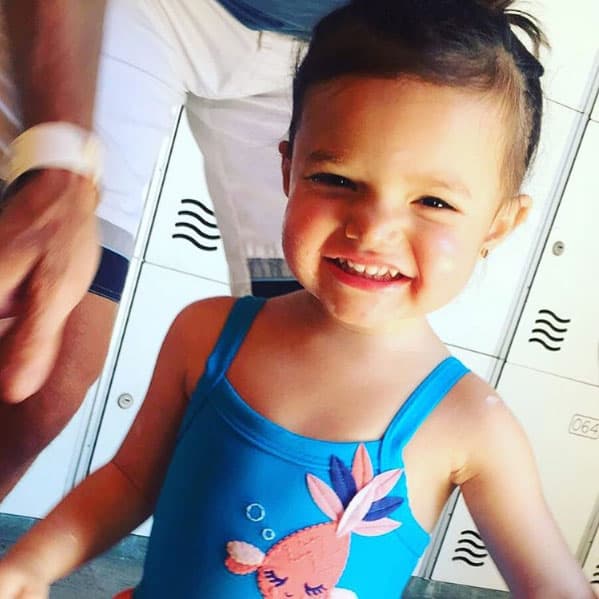 "Estoy creciendo MUY FELIZ!! Besos a mis tías 'Las Lobitas'", escribió Mayra para presumir a su linda sobrina.
