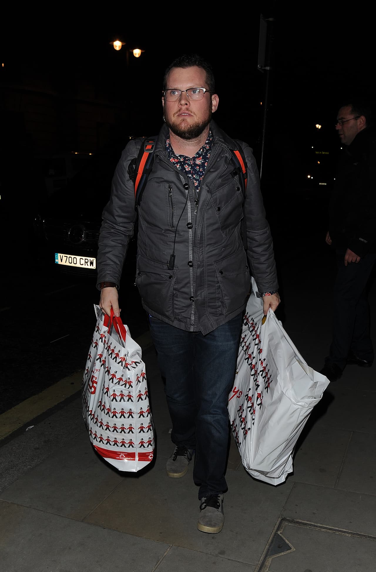 Bolsas y bolsas llenas de juguetes.