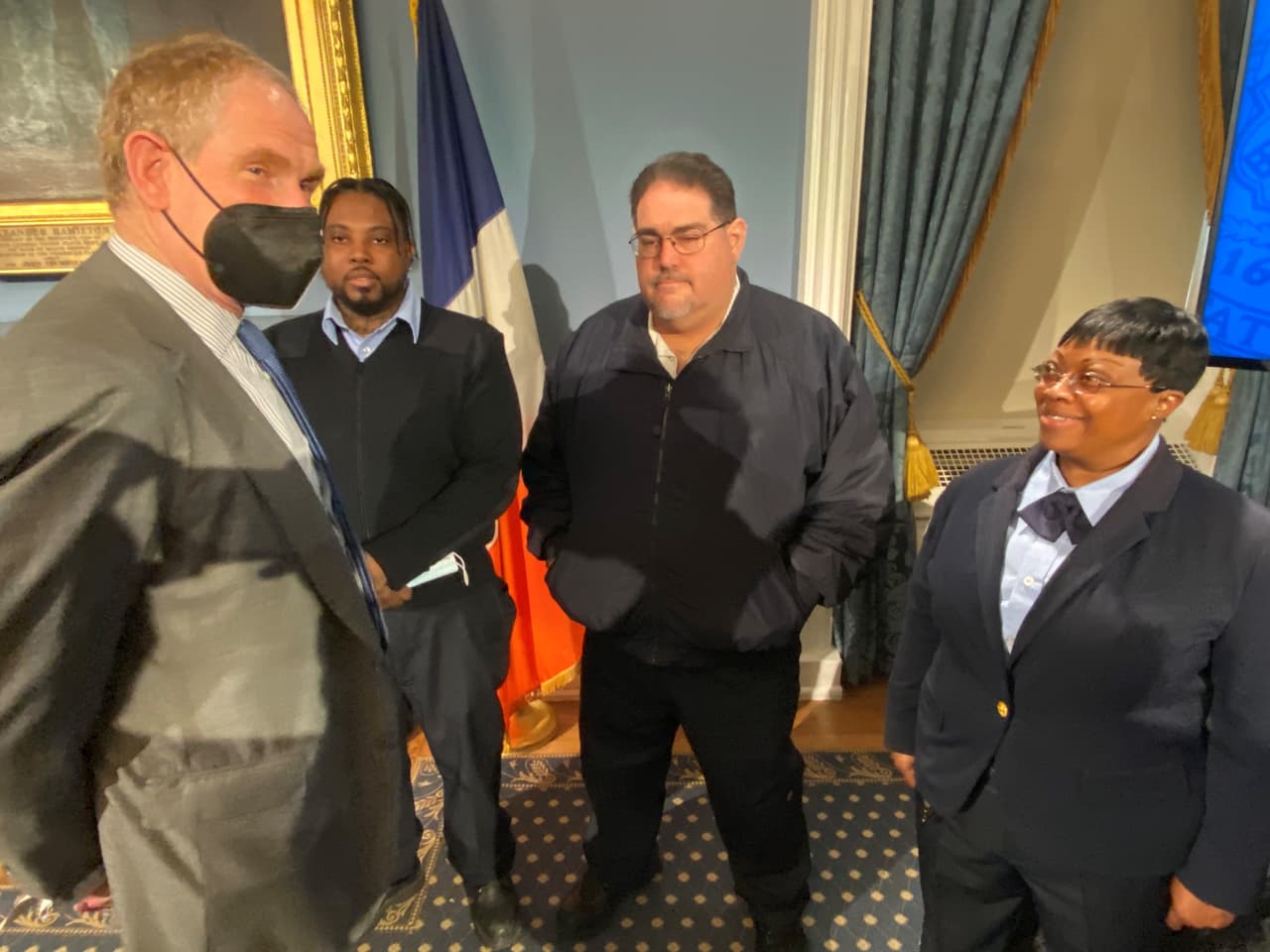 "Mientras yo esté tranquilo y sereno, mis pasajeros estarán tranquilos y serenos, y gracias a eso pude poner a salvo al mayor número de personas posible" Raven Haynes. 
<br>
<br>