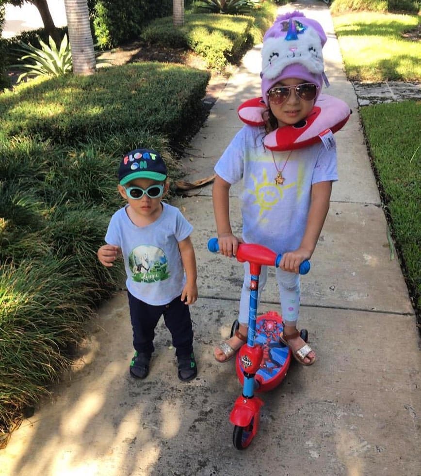 Los 
<a href="https://www.univision.com/shows/despierta-america/las-fotos-de-los-hermanitos-tacher-rumbo-a-la-escuela-liam-en-su-primer-dia-de-la-mano-de-michelle-fotos" target="_blank">hijos menores</a> de Alan tacher tienen más aventuras juntos ahora que Liam está por cumplir 2 años, él también ya comparte el gusto por el buen vestir al igual que su hermana.