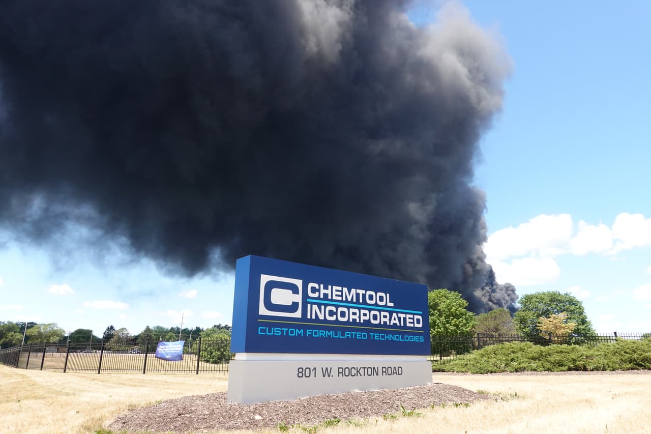 ROCKTON, ILLINOIS.- Chemtool, que produce lubricantes industriales, dice que todos sus 70 empleados pudieron evacuar sin lesiones.