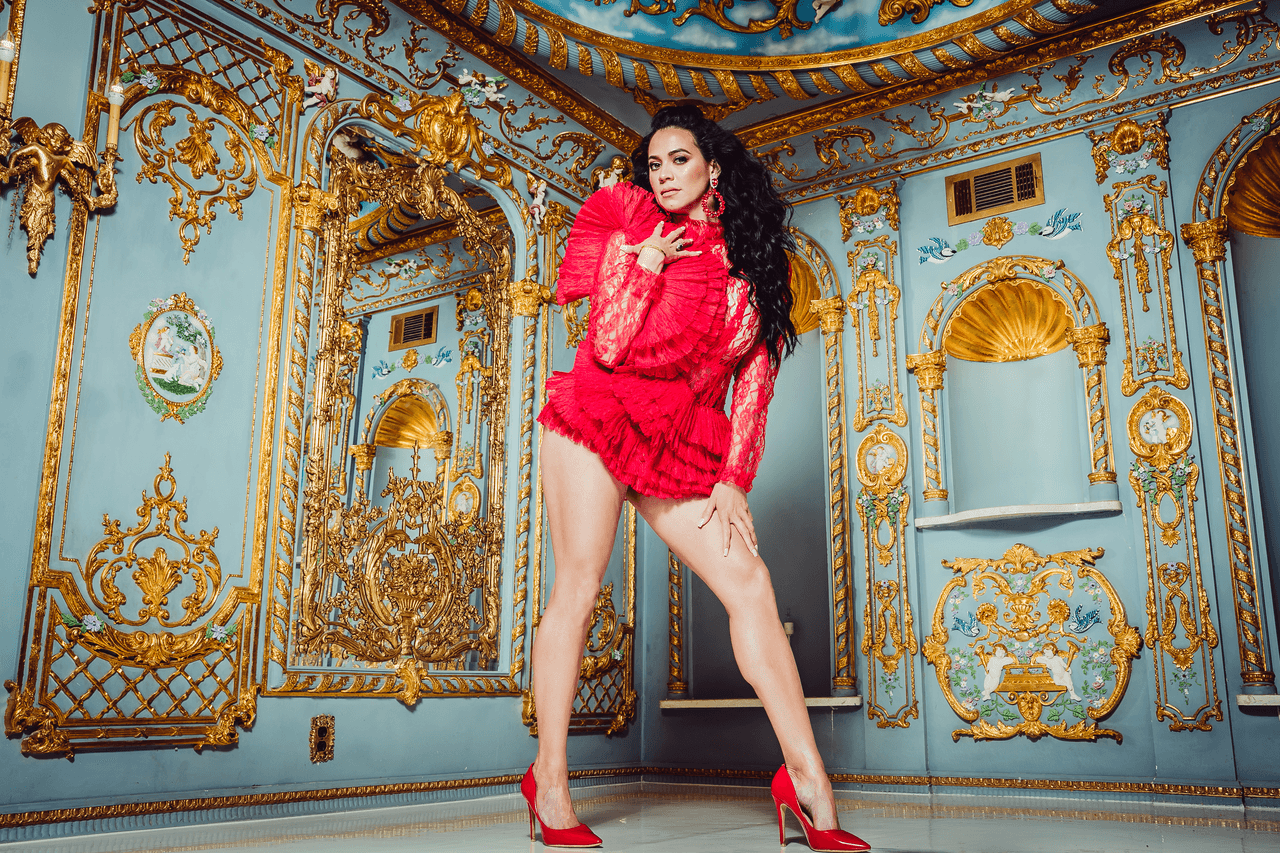 Aunque jamás se había puesto algo de ese estilo, ella posó con mucha seguridad.