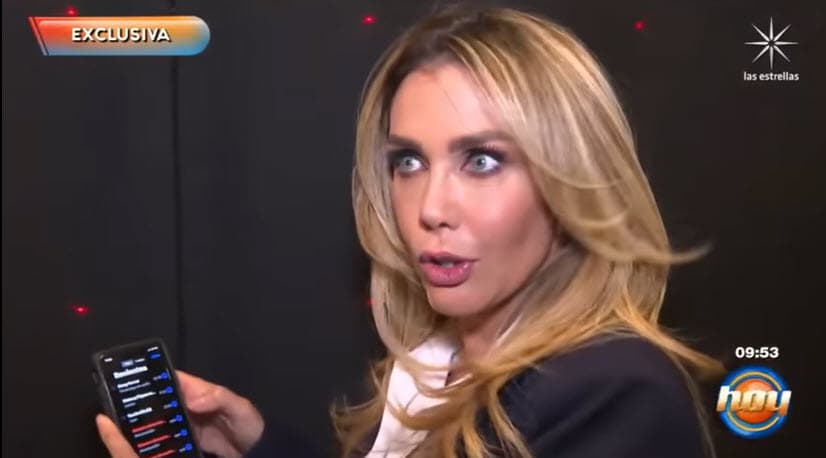 "Me marca, a veces contesto, 
<b><a href="https://www.youtube.com/watch?time_continue=57&v=px0lAPs-ayA&feature=emb_title" target="_blank">a veces no contesto</a></b>, a veces se me pasa, hay veces de que otro ratito", dijo en esa ocasión. 
<br>