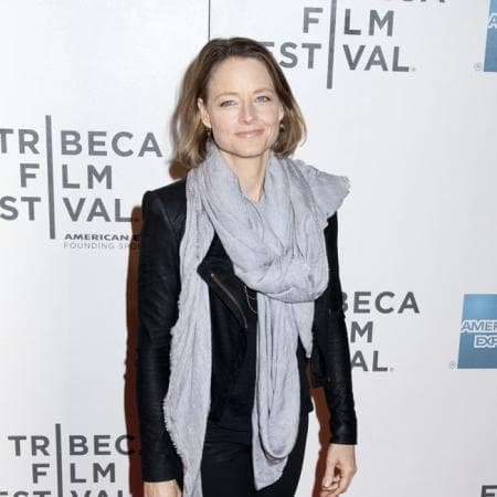 Jodie Foster confesó que no cree en Dios, pero que celebra con su familia todas las religiones.