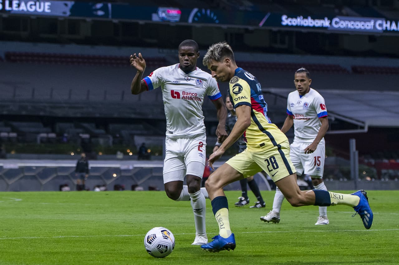 En un duelo lleno de faltas, América cae 0-1 con el Olimpia, pero consiguen su pase a los cuartos de final gracias a la victoria 1-2 del partido pasado en Honduras.