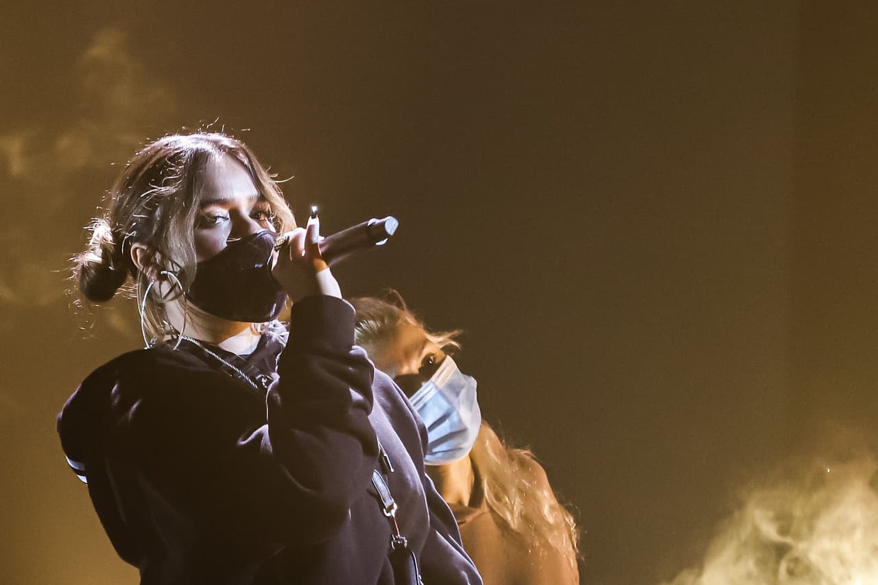 Karol G llenará el escenario con su ritmo y talento en la fiesta veraniega.