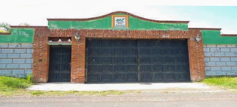 <h3 class="cms-H3-H3">Casa en Guanajuato</h3>
<br>
<br>
<b>Ubicación:</b> Fracc. Colinas del Sur, Silao, Guanajuato
<br>
<b>Tipo de inmueble: </b>Casa habitación
<br>
<b>Superficie:</b> 2,210 m2
<br>
<b>Valor total del premio en especie y efectivo:</b> $5.13 millones de pesos
<br>
<br>El Gran Sorteo Especial se llevará a cabo en el salón de Sorteos del Edificio Moro de la Lotería Nacional este miércoles a las 4:00 de la tarde, hora local.