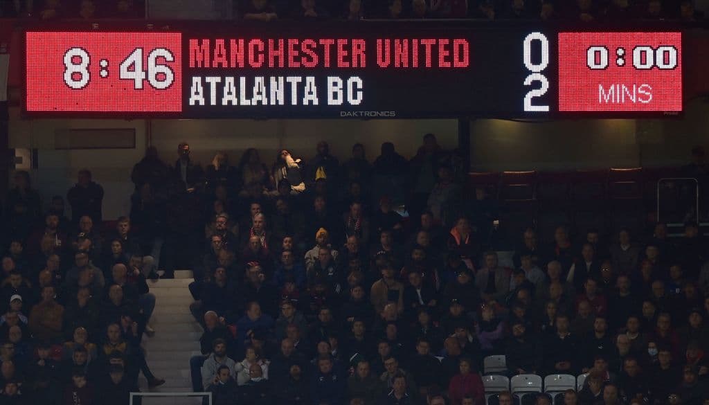 Manchester United remonta partido tras ir perdiendo por dos ante el Atalanta. Mario Pasalic y Merih Demiral le daban la ventaja a la visita durante la primera mitad del encuentro, pero Marcus Rashford, Harry Maguire y, por último, Cristiano Ronaldo, le dieron la victoria a los 'Red Devils' en la J3 de la Champions League.