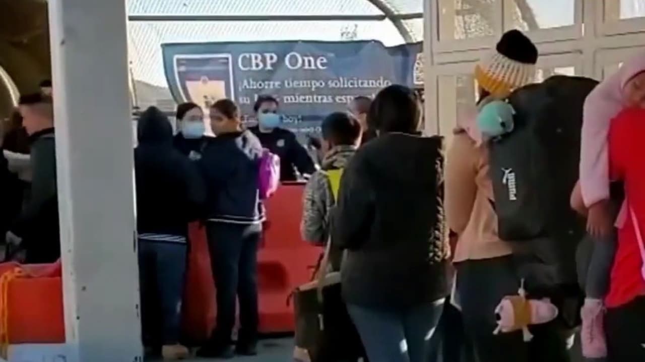 "Que sea lo que Dios quiera": Inmigrantes viven en incertidumbre luego de fallo sobre ingresos a EEUU con CBP One