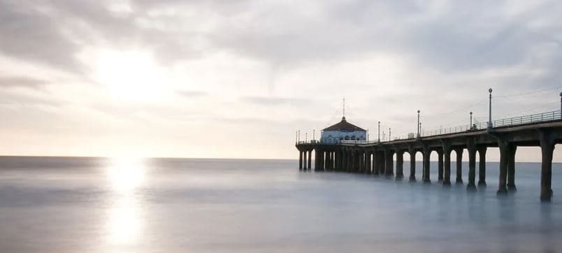 La información registrada sobre las condiciones de la playa está disponible las 24 horas del día en la línea directa de cierre de playas del condado: 1-800-525-5662. Para ver el mapa de las ubicaciones afectadas y obtener más información, visite: 
<a href="http://publichealth.lacounty.gov/Beach/" target="_blank">PublicHealth.LACounty.gov/Beach/ </a>
