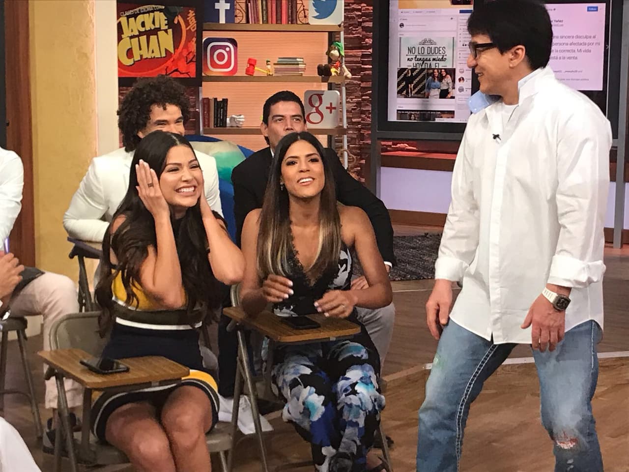 Pero aprender chino es más difícil que bailar, aunque ella puso su mejor esfuerzo.