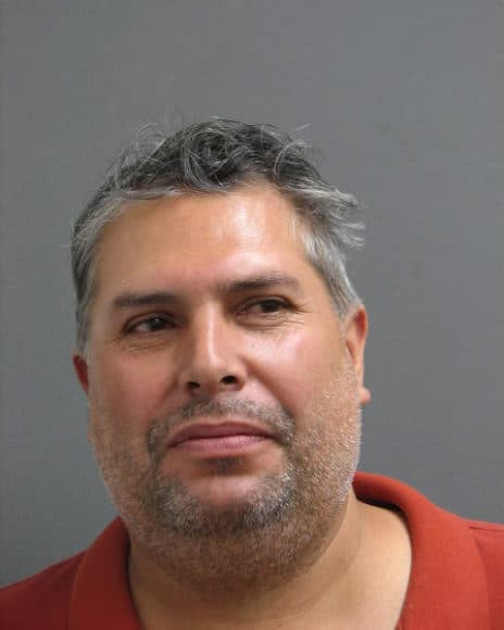 Capturan a sujeto que grababa por debajo de la falda a una mujer  