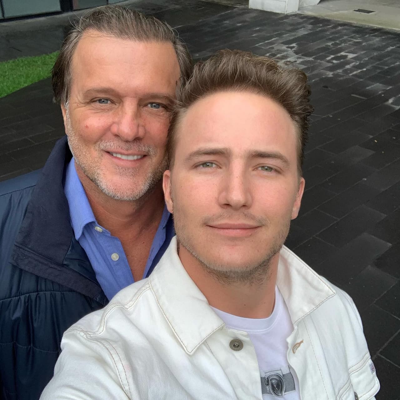 El protagonista de 
<b>El Privilegio de Amar,</b> ha expresado a través de redes sociales y entrevistas la felicidad que siente de ver a su hijo realizado y pleno en el amor.