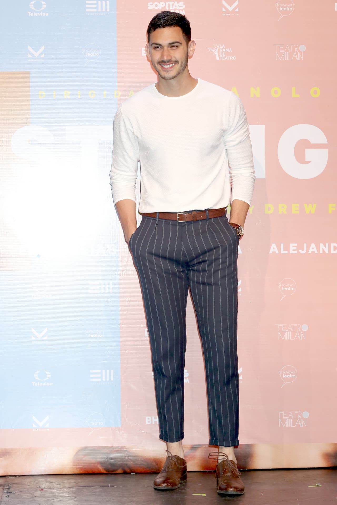 En mayo de 2018, Alex Speitzer fue invitado por Manolo Caro para protagonizar la obra de teatro 'Straight'.